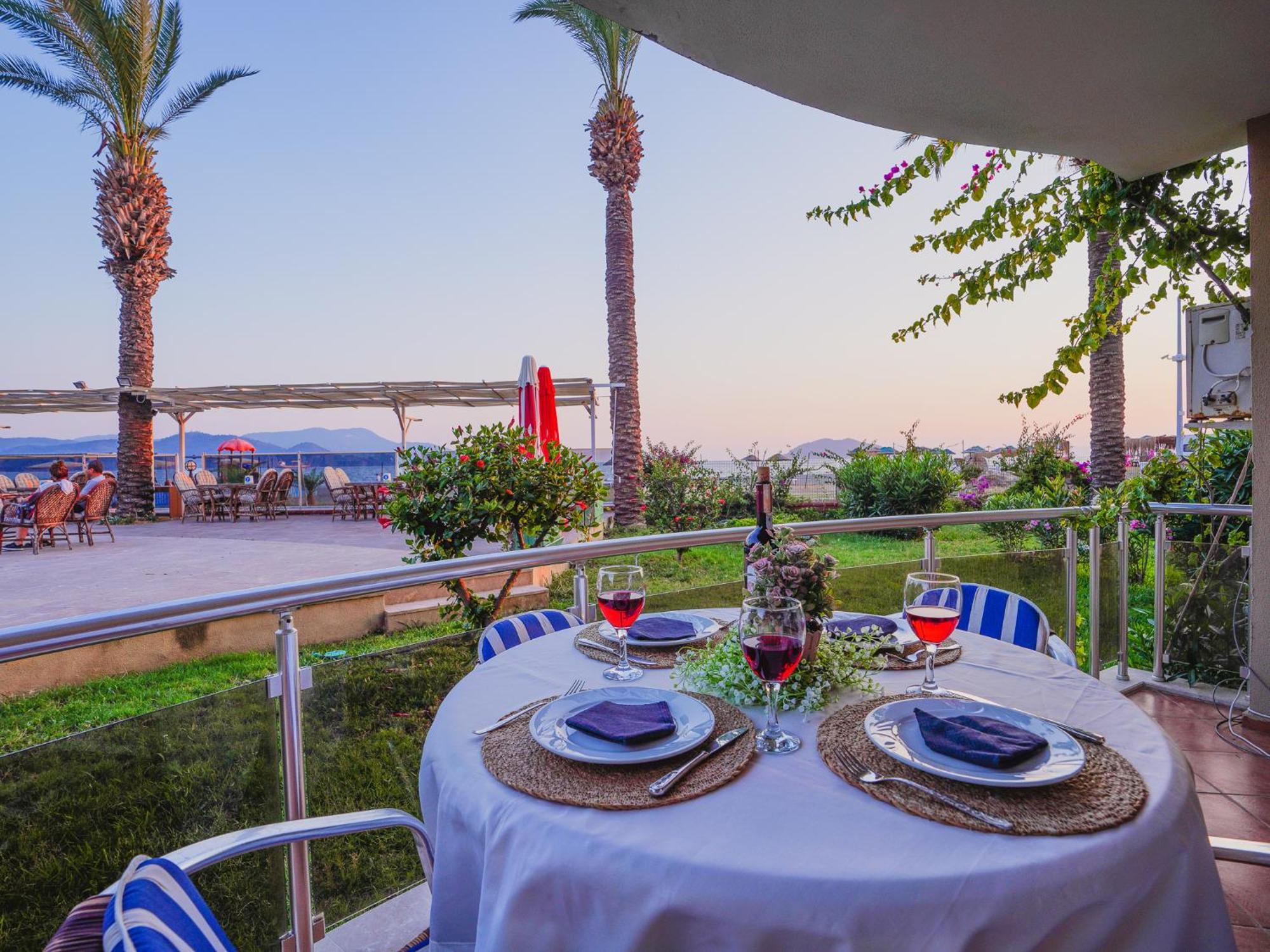 Sunset Beach Club Aqua Lettings Fethiye Exterior foto